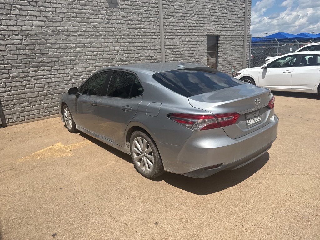 2020 Toyota Camry LE photo 2