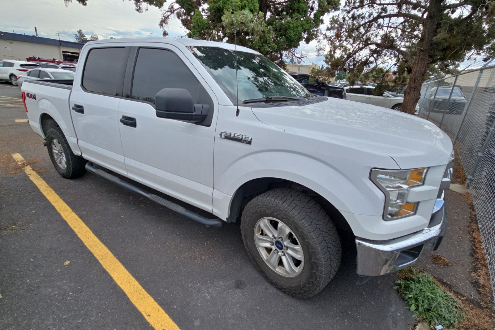 2017 Ford F-150 XLT photo 2