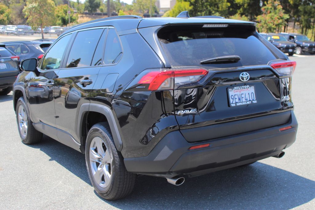 2023 Toyota RAV4 XLE photo 8