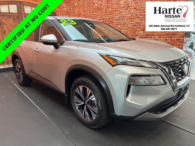 2023 Nissan Rogue SV's photo