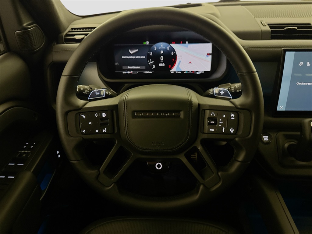 2025 Land Rover Defender 110 V8 photo 11