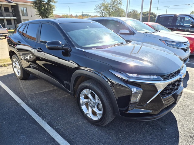 2025 Chevrolet Trax LS