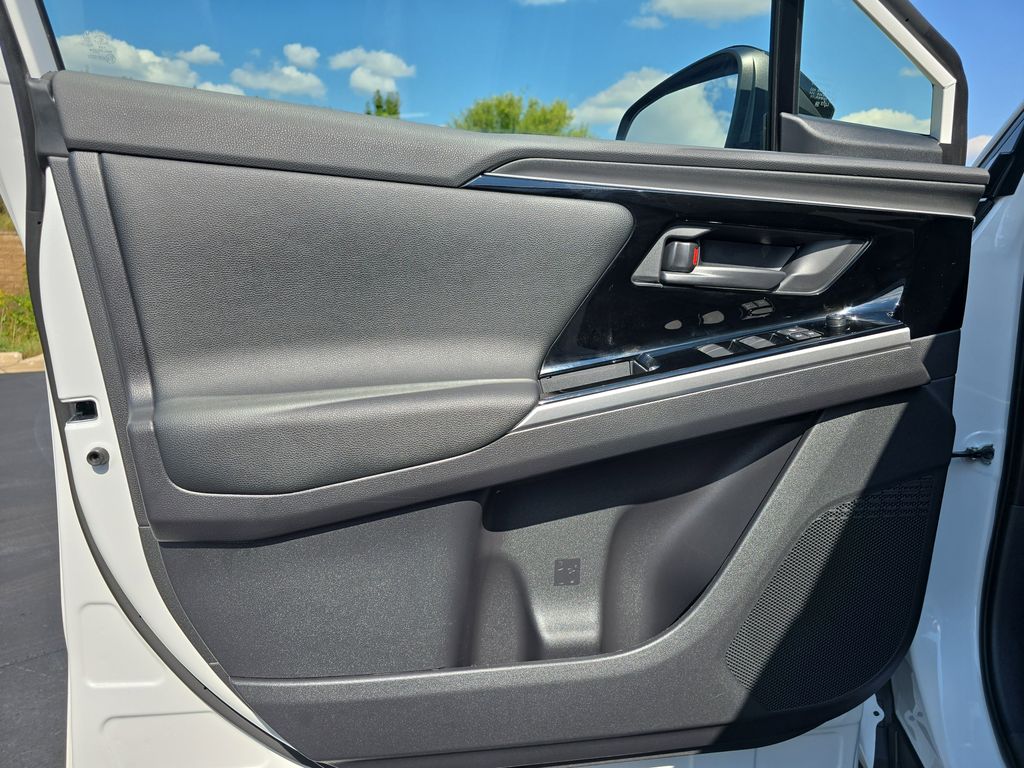 2024 Toyota bZ4X XLE photo 26