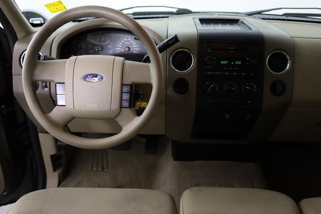 2006 Ford F-150 XLT photo 2