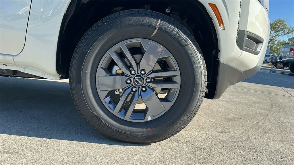 2025 Nissan Frontier King Cab SV photo 9