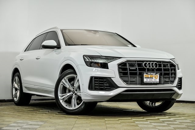 2023 Audi Q8 Premium's photo