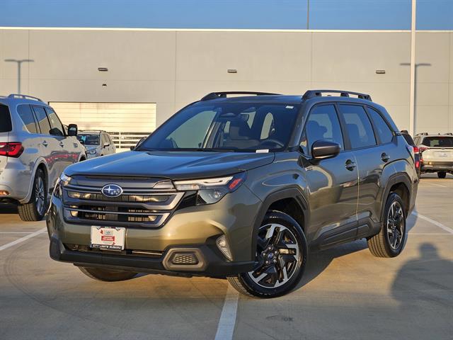 2025 Subaru Forester Premium's photo