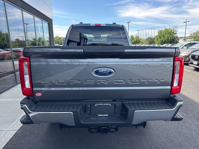 2025 Ford F-350 XLT photo 4
