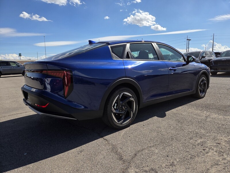 2025 Kia K4 EX photo 3