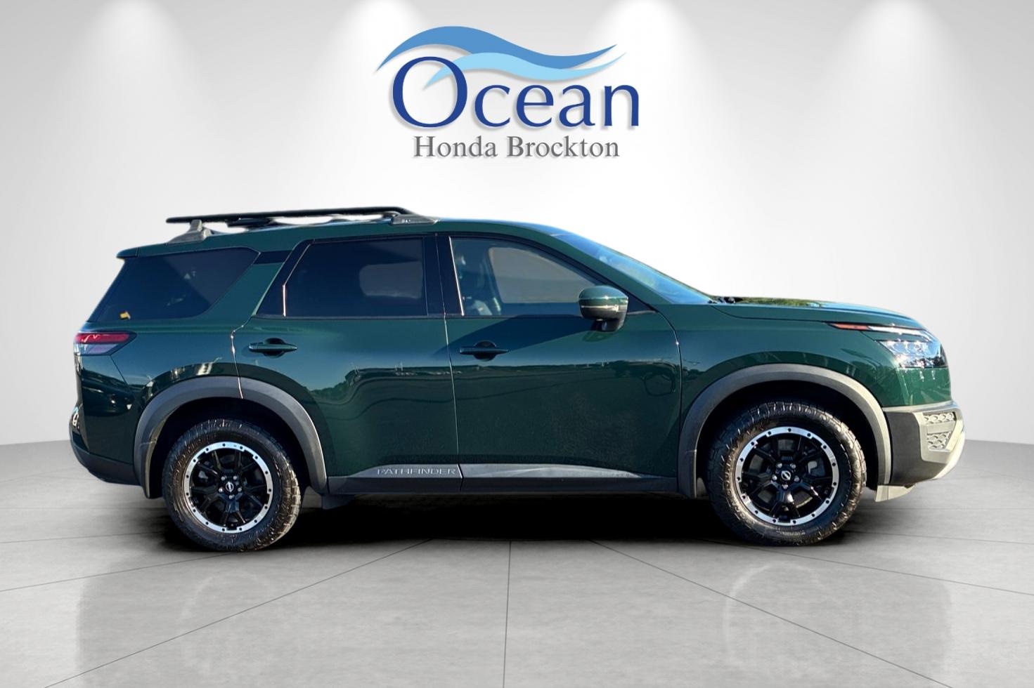 2023 Nissan Pathfinder Rock Creek photo 2