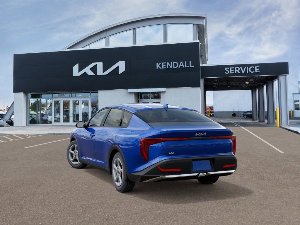 2025 Kia K4 LXS photo 2