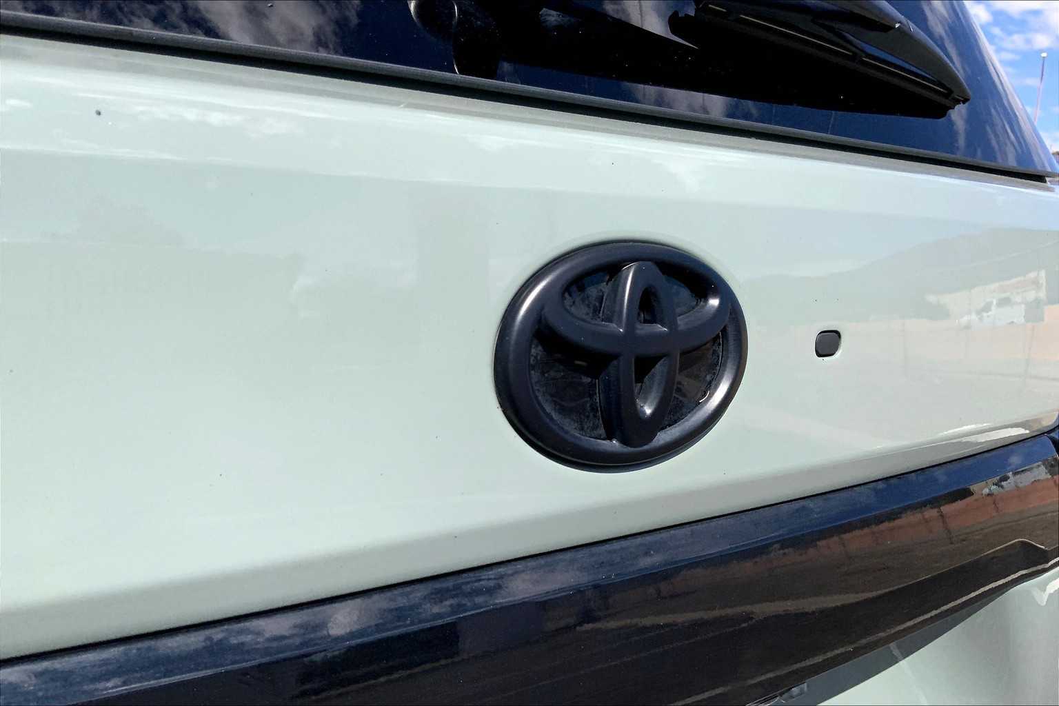 2024 Toyota Sequoia Platinum photo 27