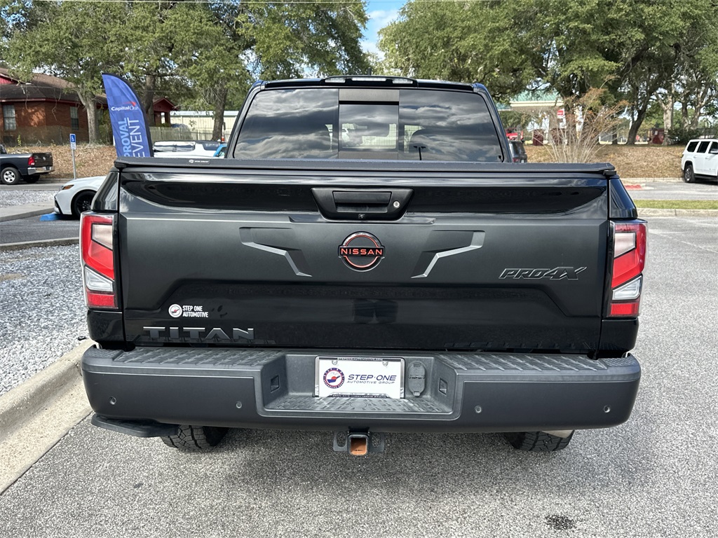 2023 Nissan Titan PRO-4X photo 4