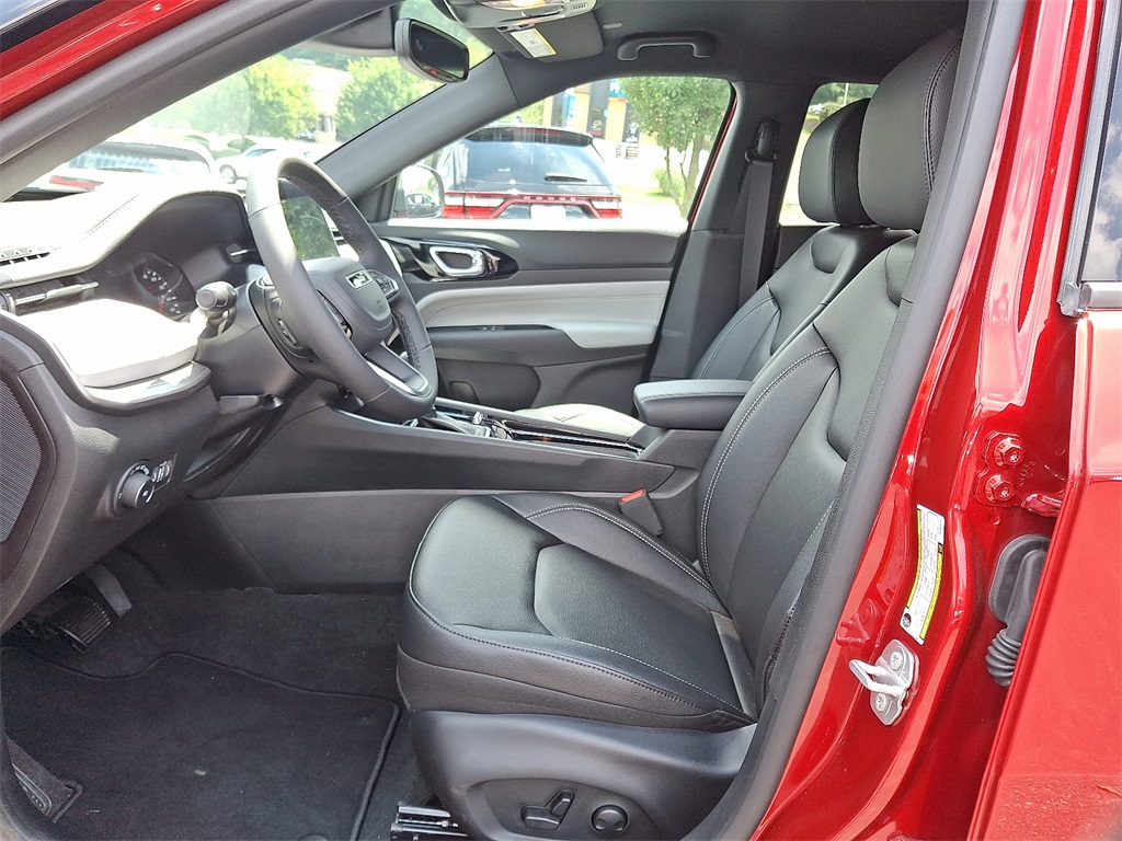 2025 Jeep Compass Limited photo 12