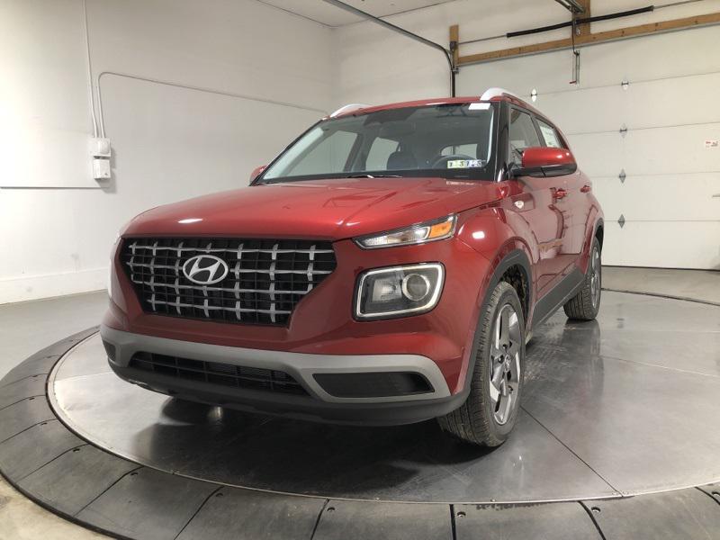 2025 Hyundai Venue SEL photo 3