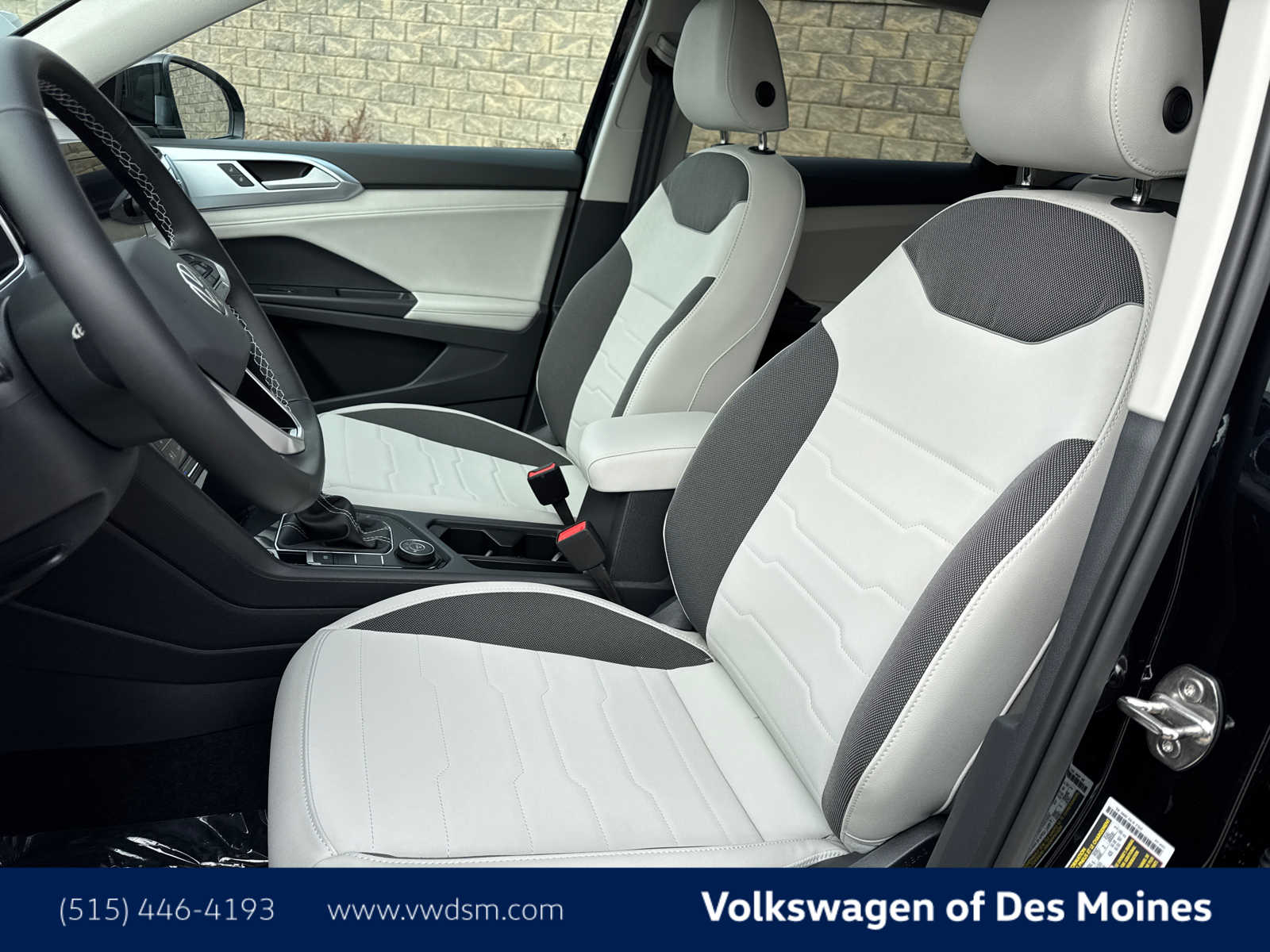 2025 Volkswagen Taos SE photo 11