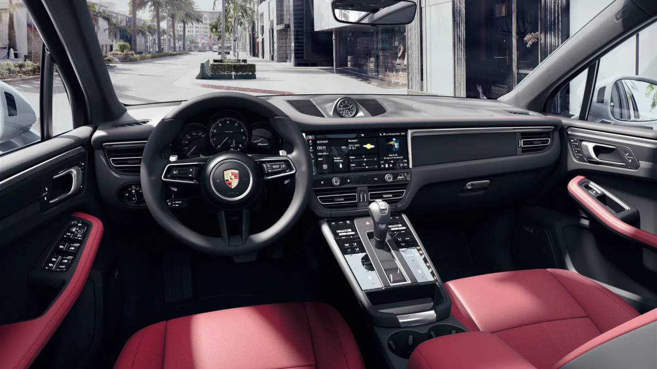 2025 Porsche Macan T photo 5