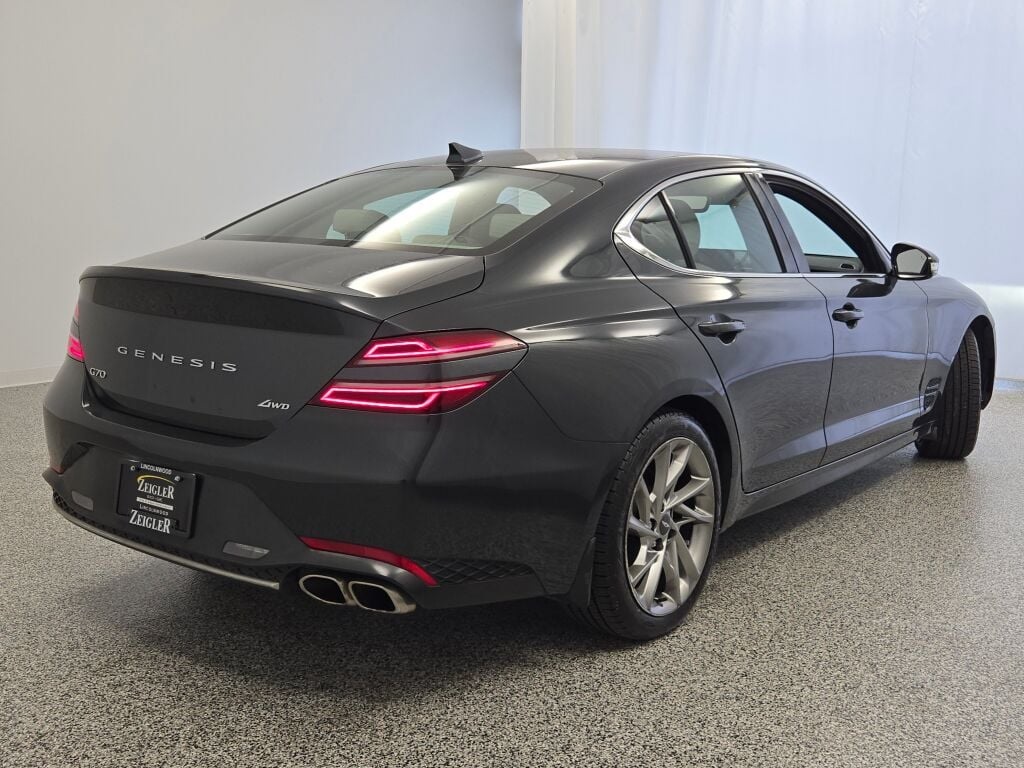 2022 Genesis G70 2.0T photo 11