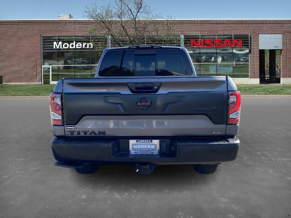 2021 Nissan Titan PRO-4X photo 3