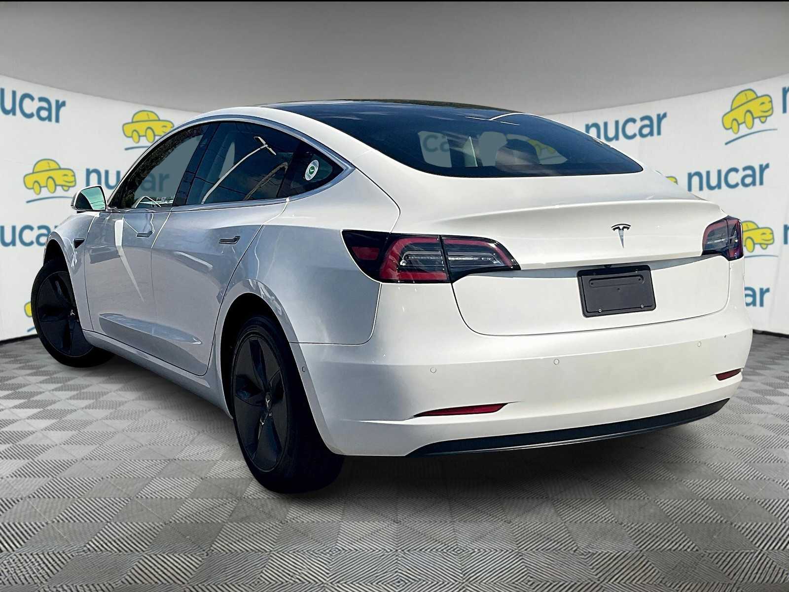 2020 Tesla Model 3 Standard Range Plus photo 4