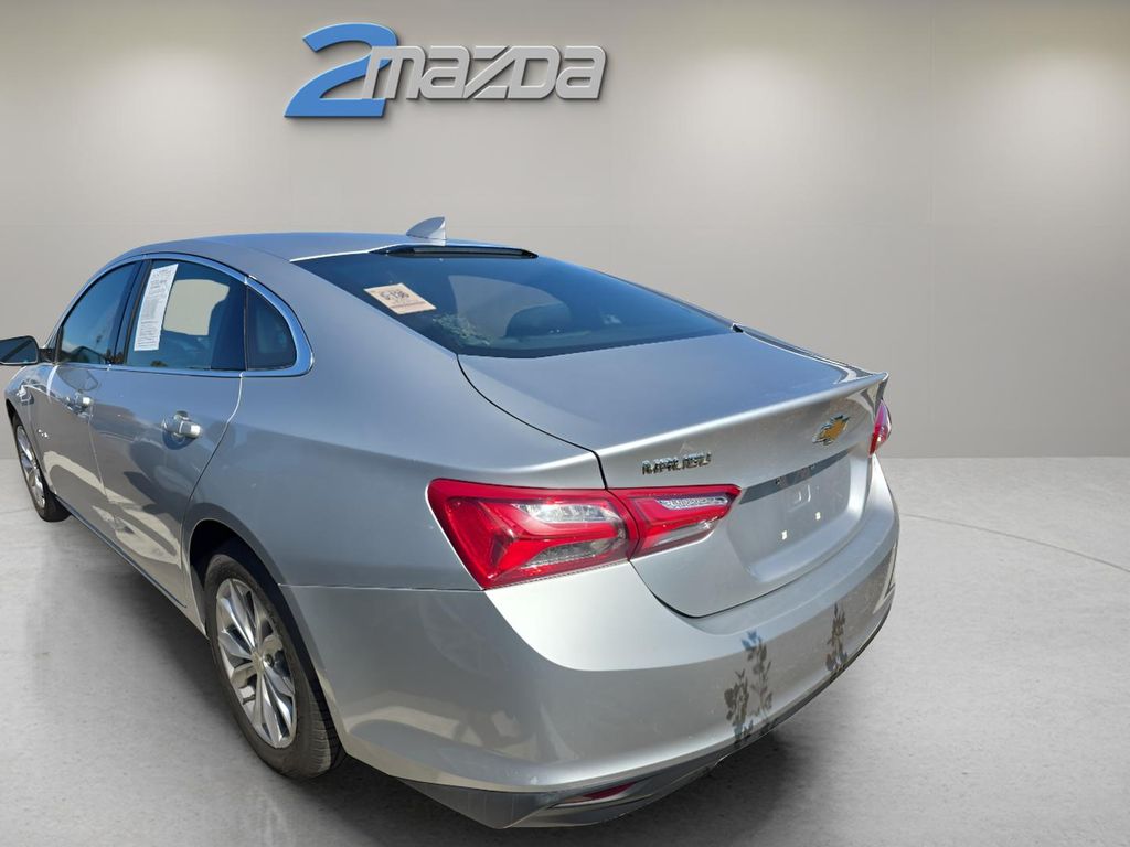 2021 Chevrolet Malibu 1LT photo 2