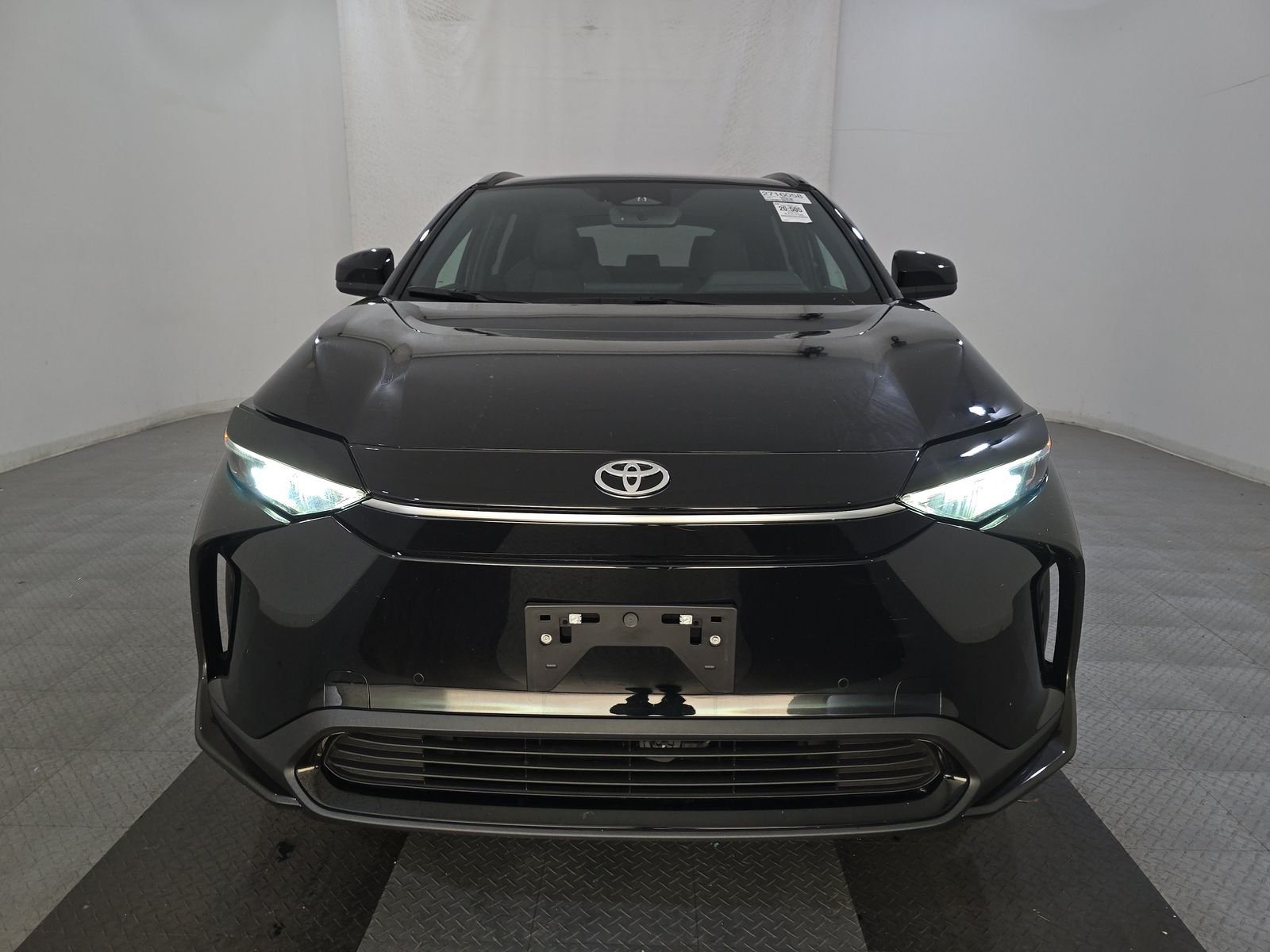 2023 Toyota bZ4X XLE photo 2