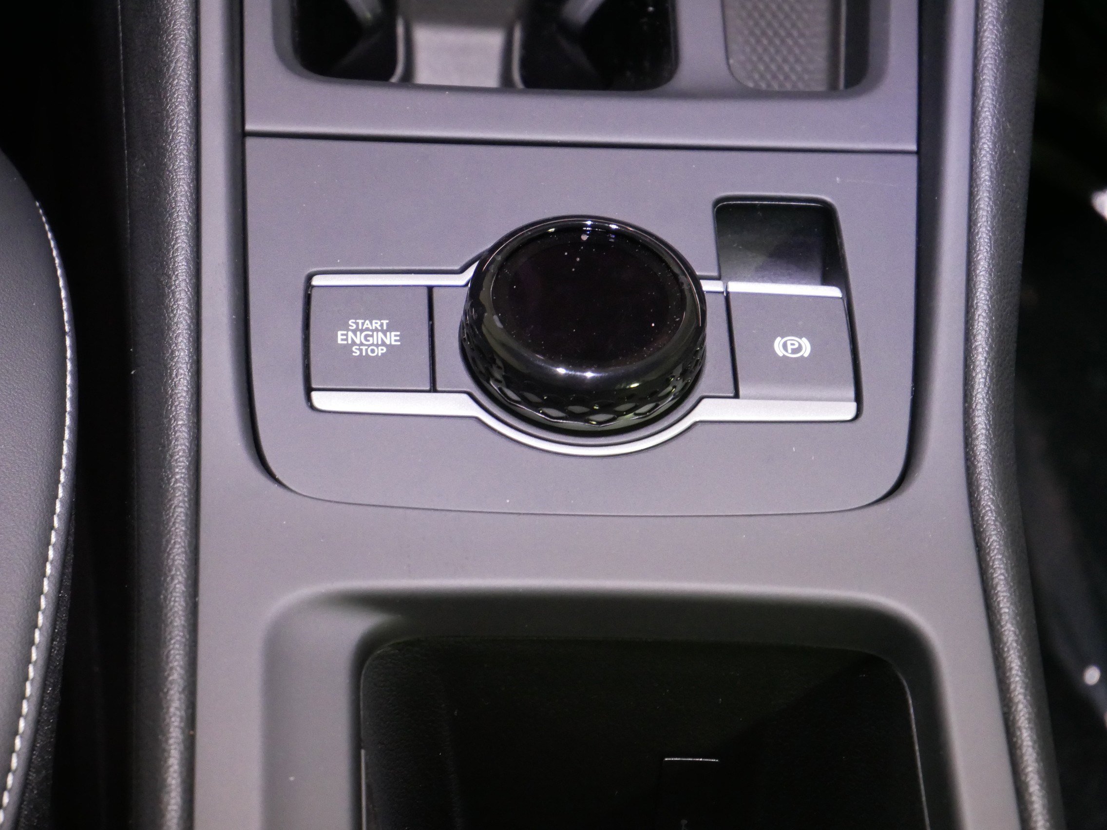 2026 Volkswagen Tiguan SE photo 3