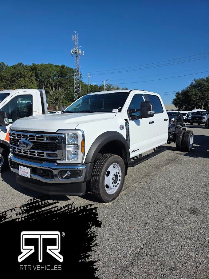 2025 Ford F-450 Super Duty Chassis Cab XL's photo