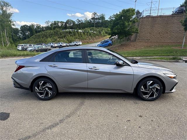2025 Hyundai Elantra SEL Sport photo 6