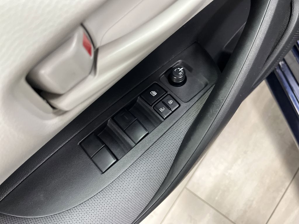 2024 Toyota Corolla LE photo 21
