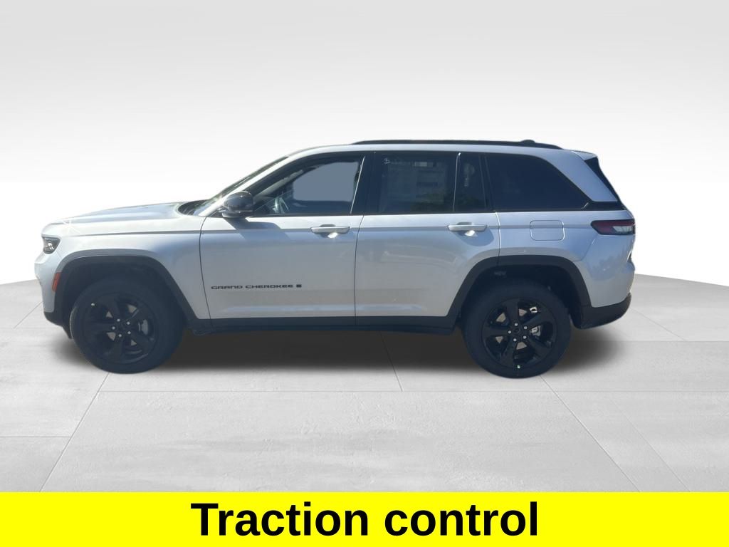 2025 Jeep Grand Cherokee Altitude X photo 4
