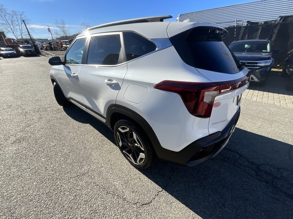 2024 Kia Seltos SX photo 4