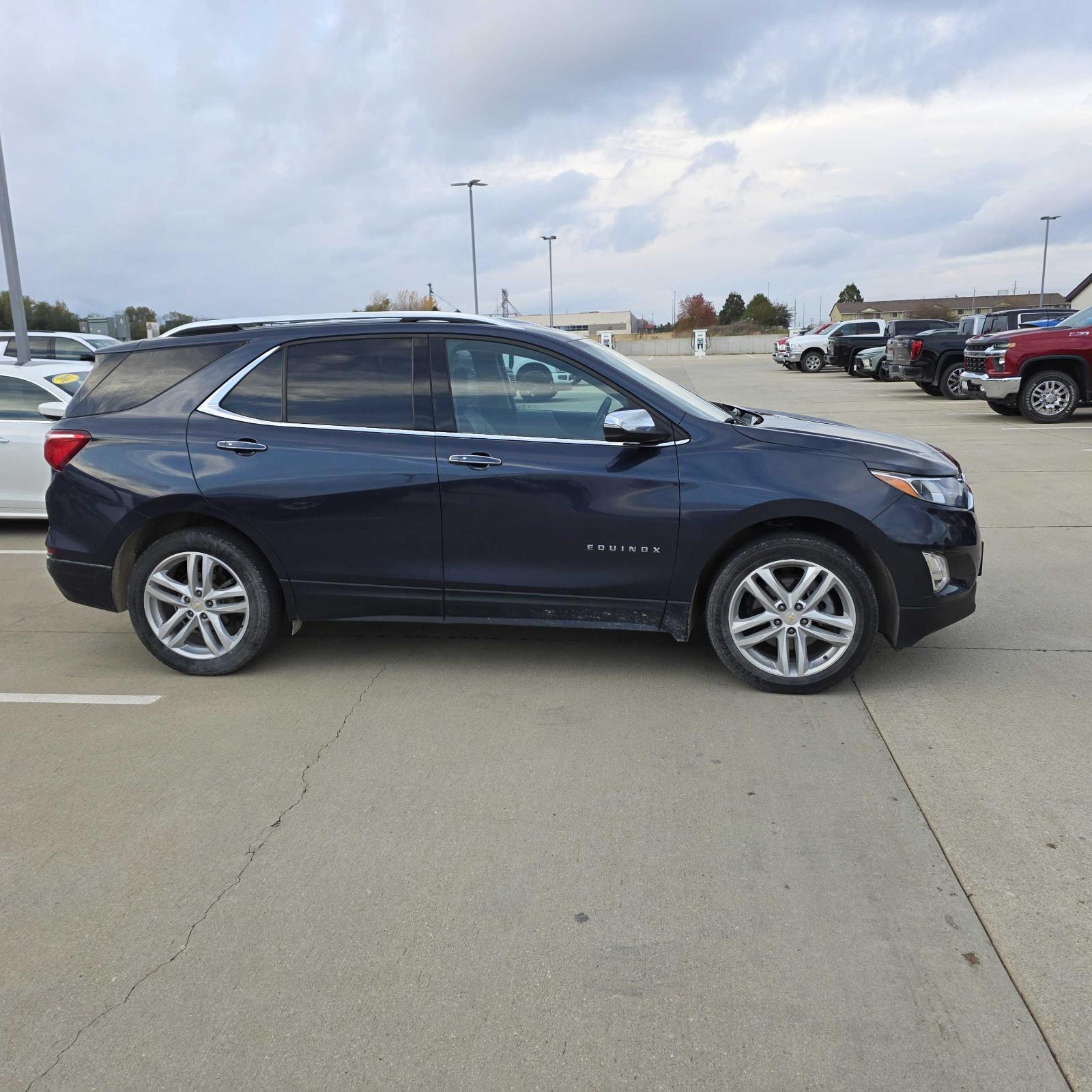 2019 Chevrolet Equinox Premier photo 3