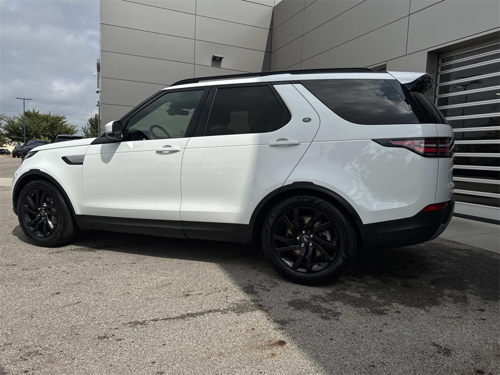 2020 Land Rover Discovery HSE photo 3