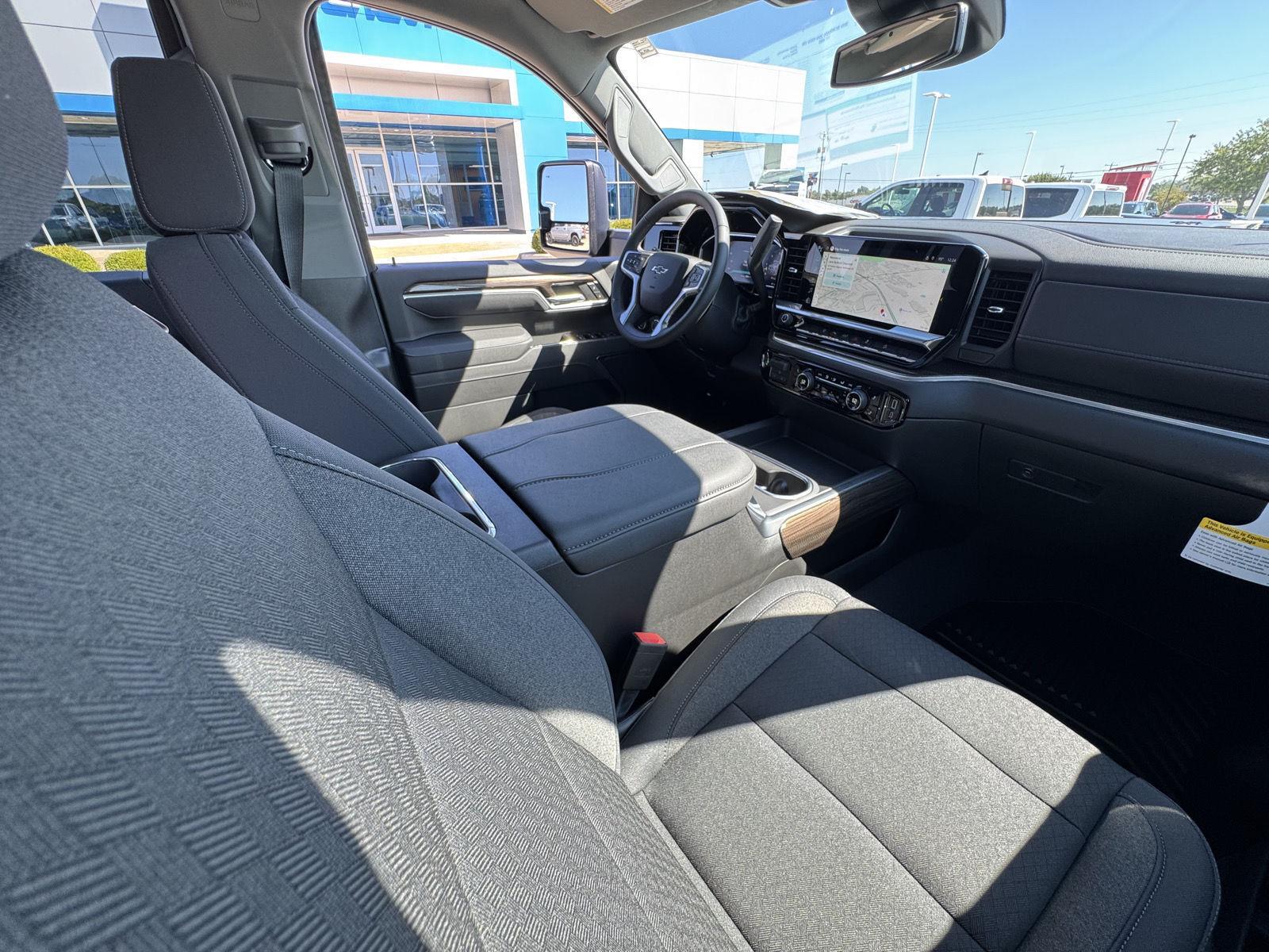 2026 Chevrolet Silverado 2500HD LT photo 39