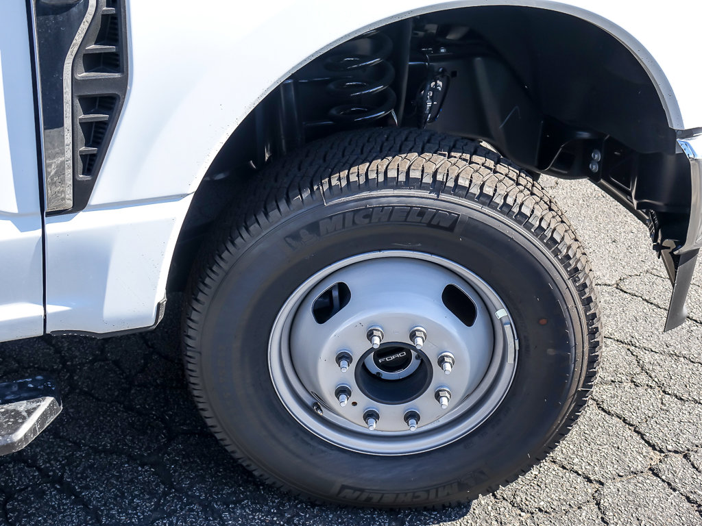 2025 FORD F-350 - Image 15