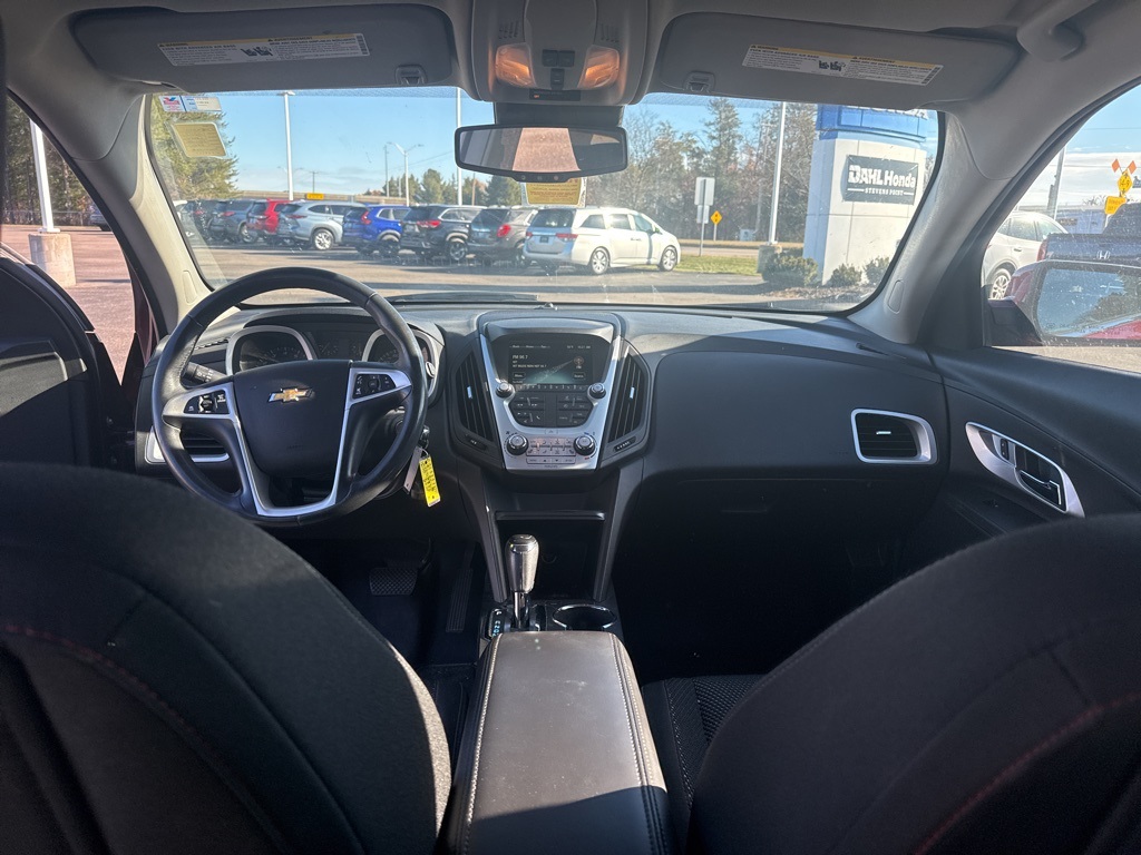 2017 Chevrolet Equinox LT photo 3