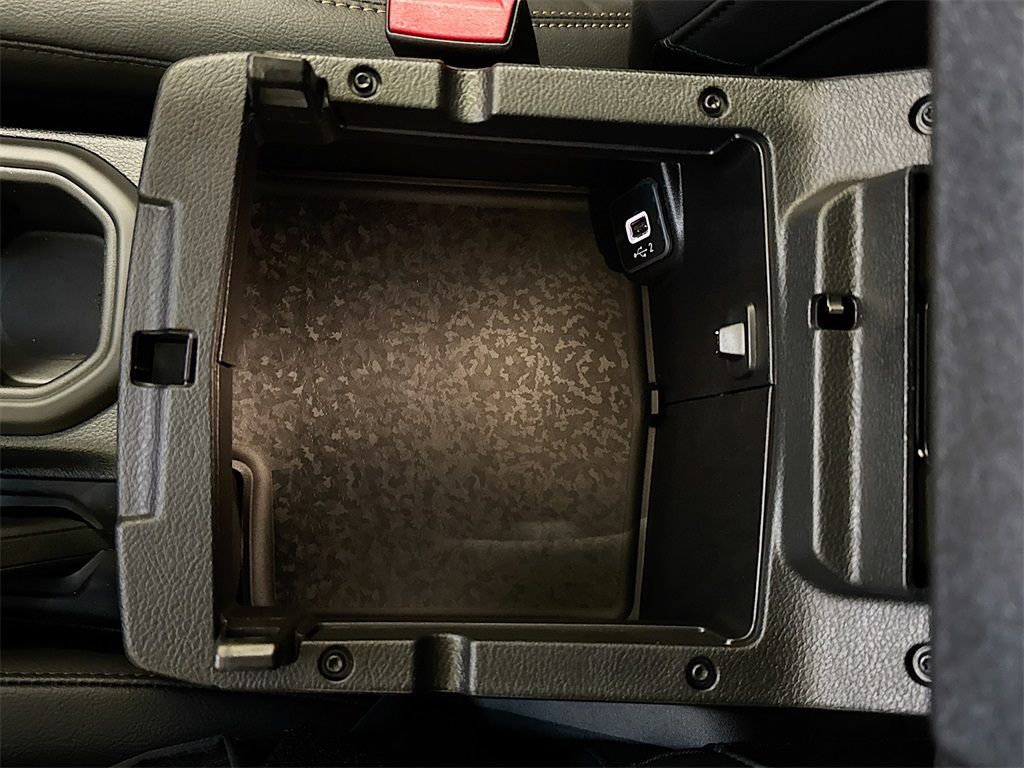 2025 Jeep Wrangler Sahara photo 29
