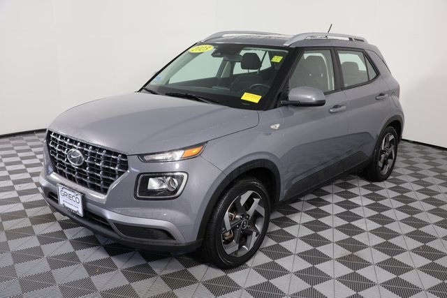 2023 Hyundai Venue SEL photo 4