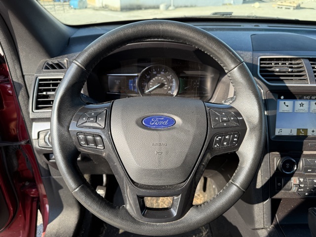 2017 Ford Explorer XLT photo 12