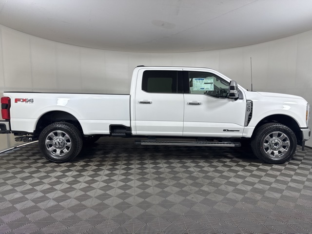 2026 Ford F-350 photo 2
