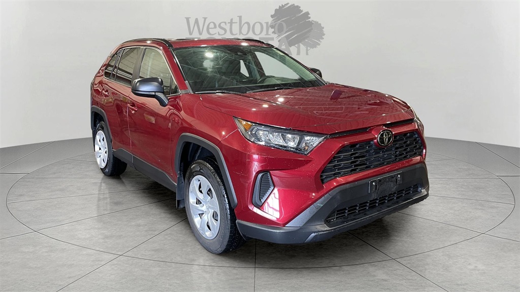 2019 Toyota RAV4 LE's photo
