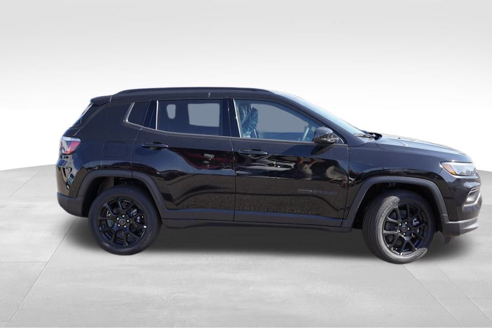 2025 Jeep Compass Altitude Special Edition photo 2