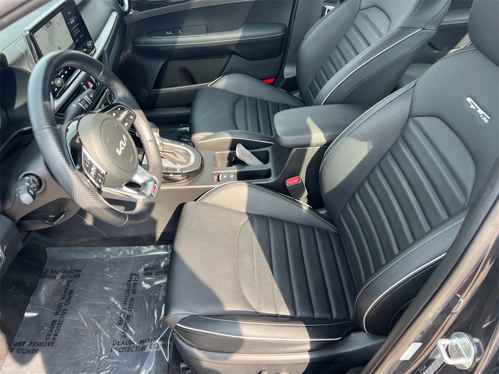 2022 Kia Forte GT-Line photo 14