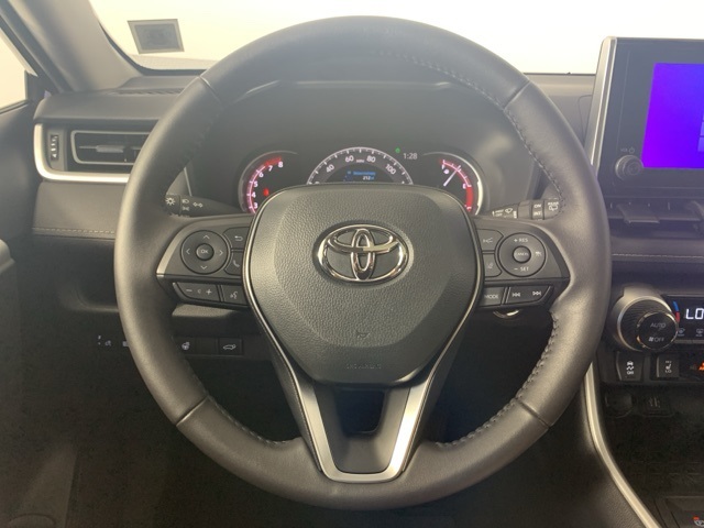 2023 Toyota RAV4 XLE photo 12