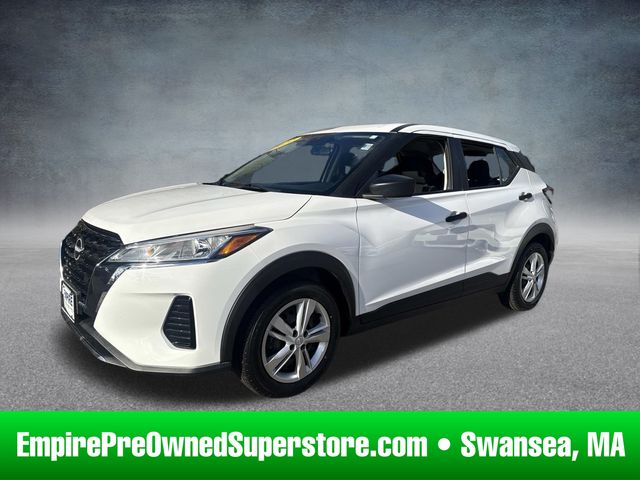 2022 Nissan Kicks S's photo