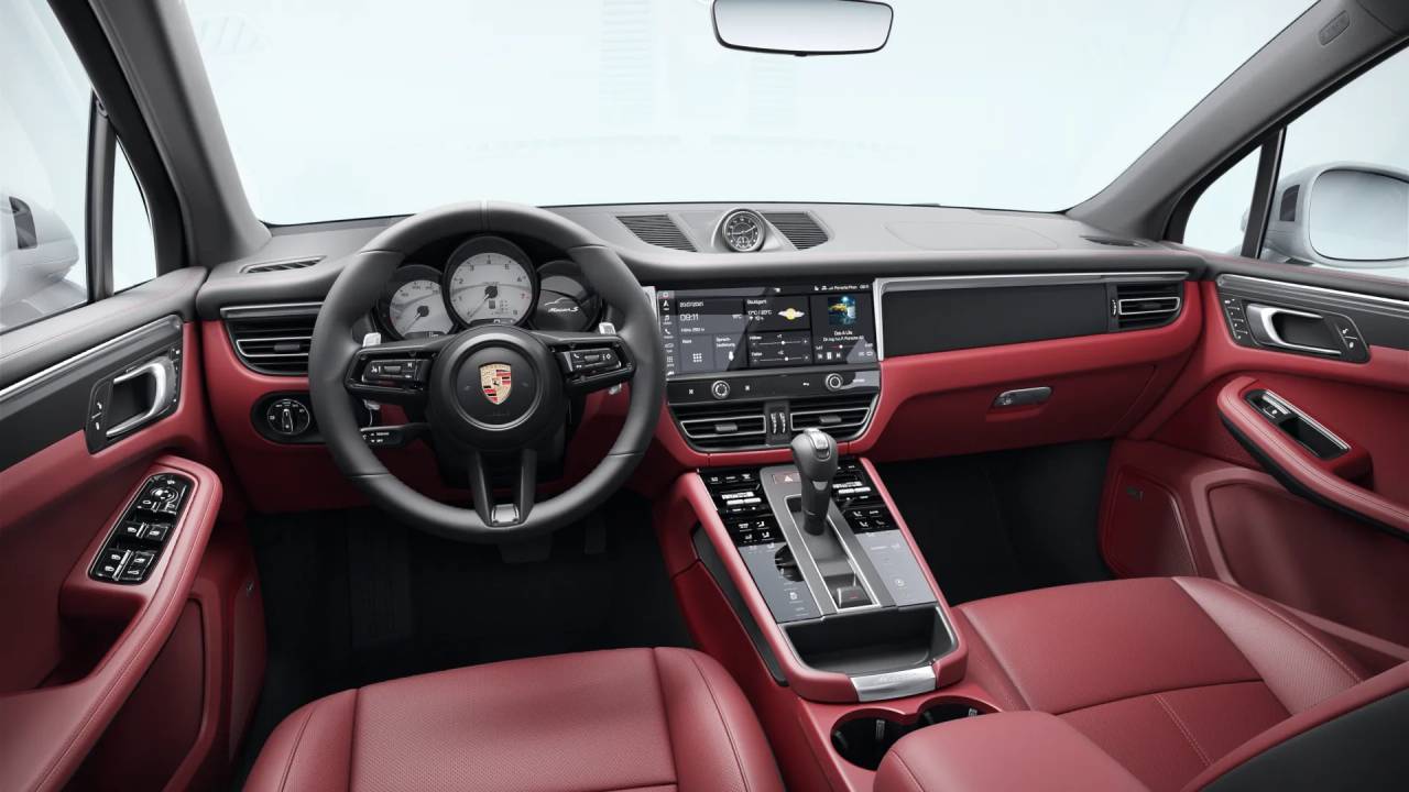2026 Porsche Macan S photo 9