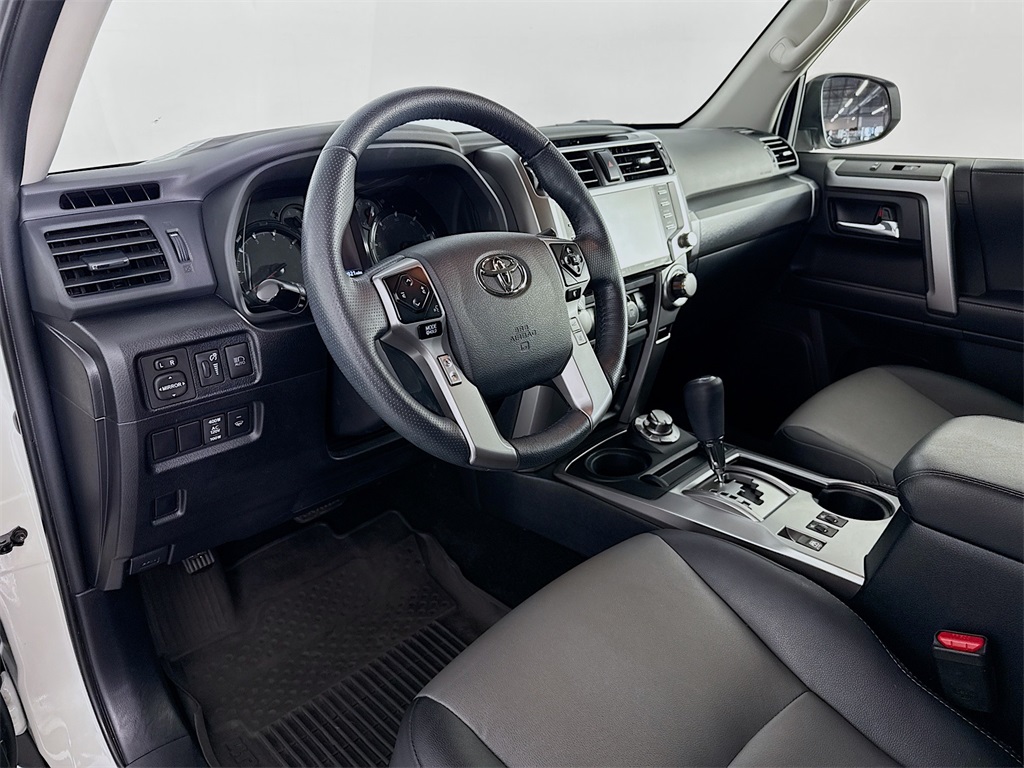 2023 Toyota 4Runner SR5 Premium photo 2