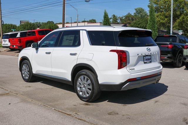 New 2025 White Hyundai SEL FWD image 3