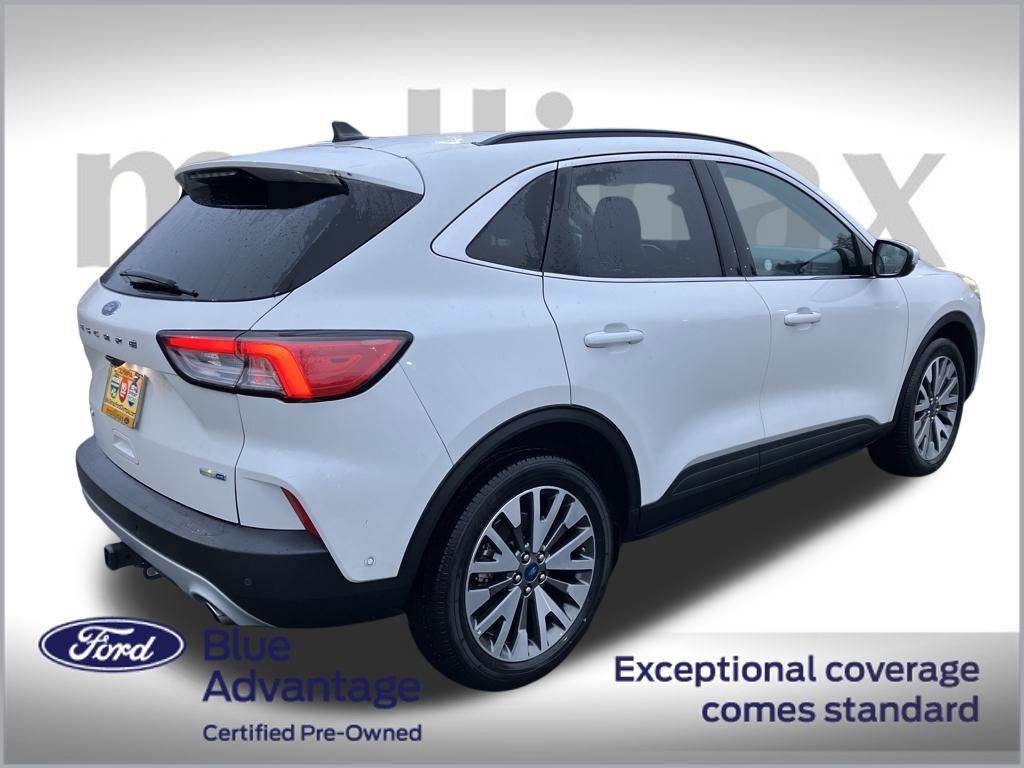 2020 Ford Escape Titanium photo 2